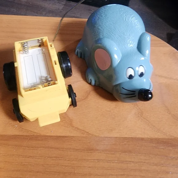 Remote Control Mouse And Rocket - Picture 3 of 5